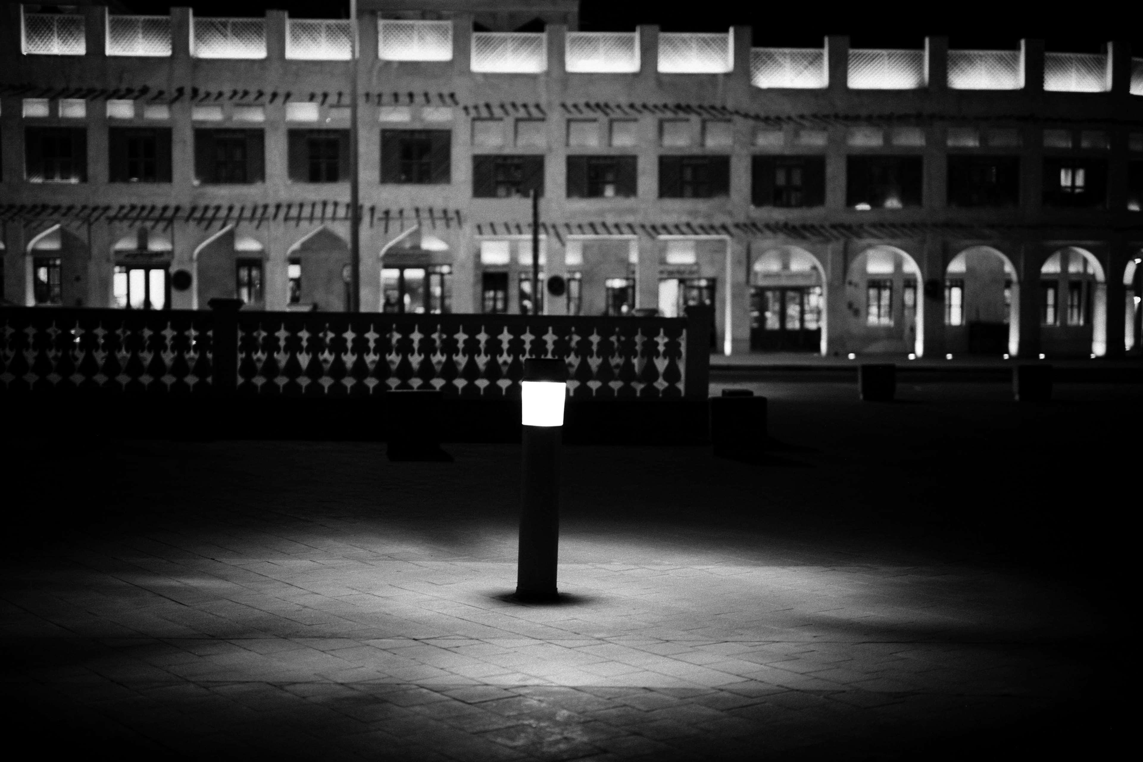 Park Hyatt Doha Hotel Exterior foto A lamp post in Al-Shaab
