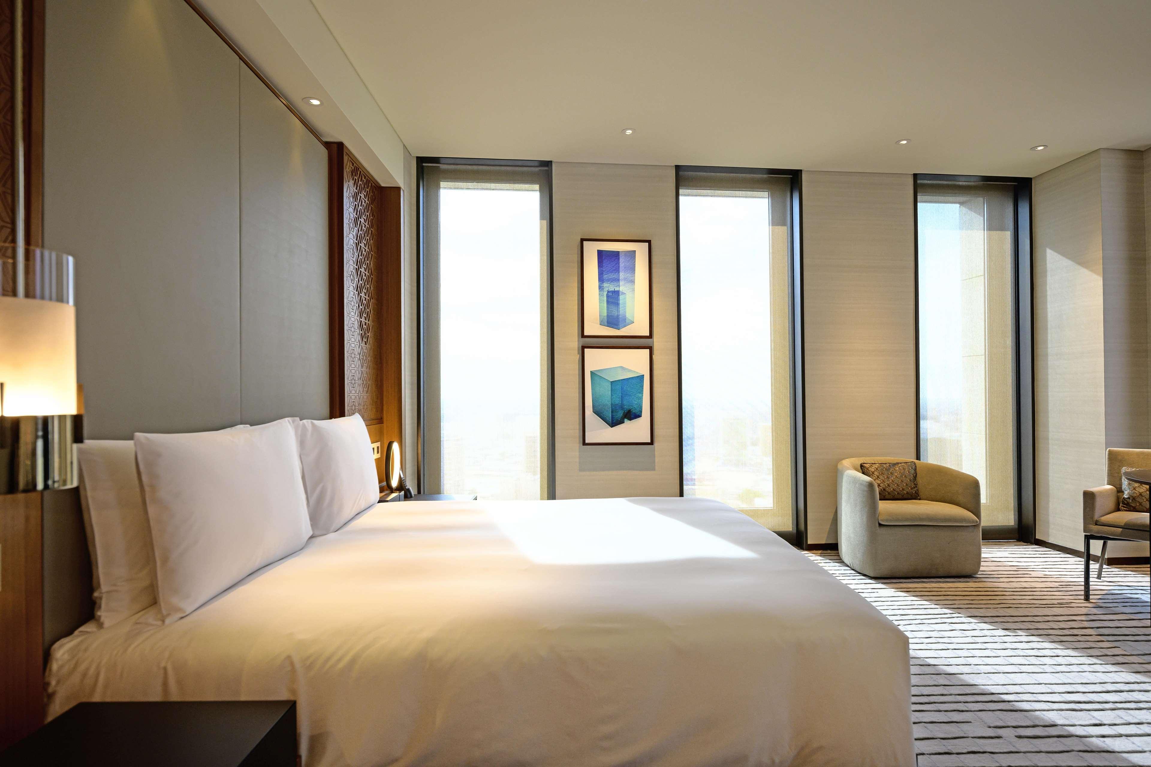 Park Hyatt Doha Hotel Exterior foto A bedroom at the hotel